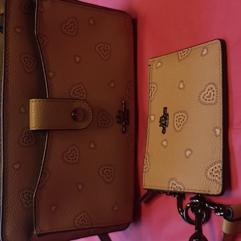 Coach Western Heart Beige Heart Pattern Crossbody And Bonus Card Holder Keychain - Picture 2 of 16